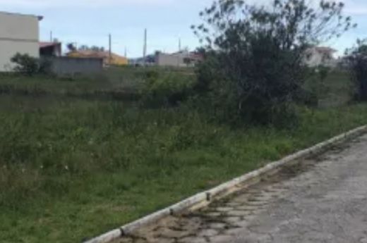 VENDO ÓTIMO TERRENO À 250 MTS DO MAR NO PAIQUERE COM 450M² COM ÓTIMA POSIÇÃO SOLAR AO LADO DO  MORRO DOS CONVENTOS EM ARARANGUÁ-SC